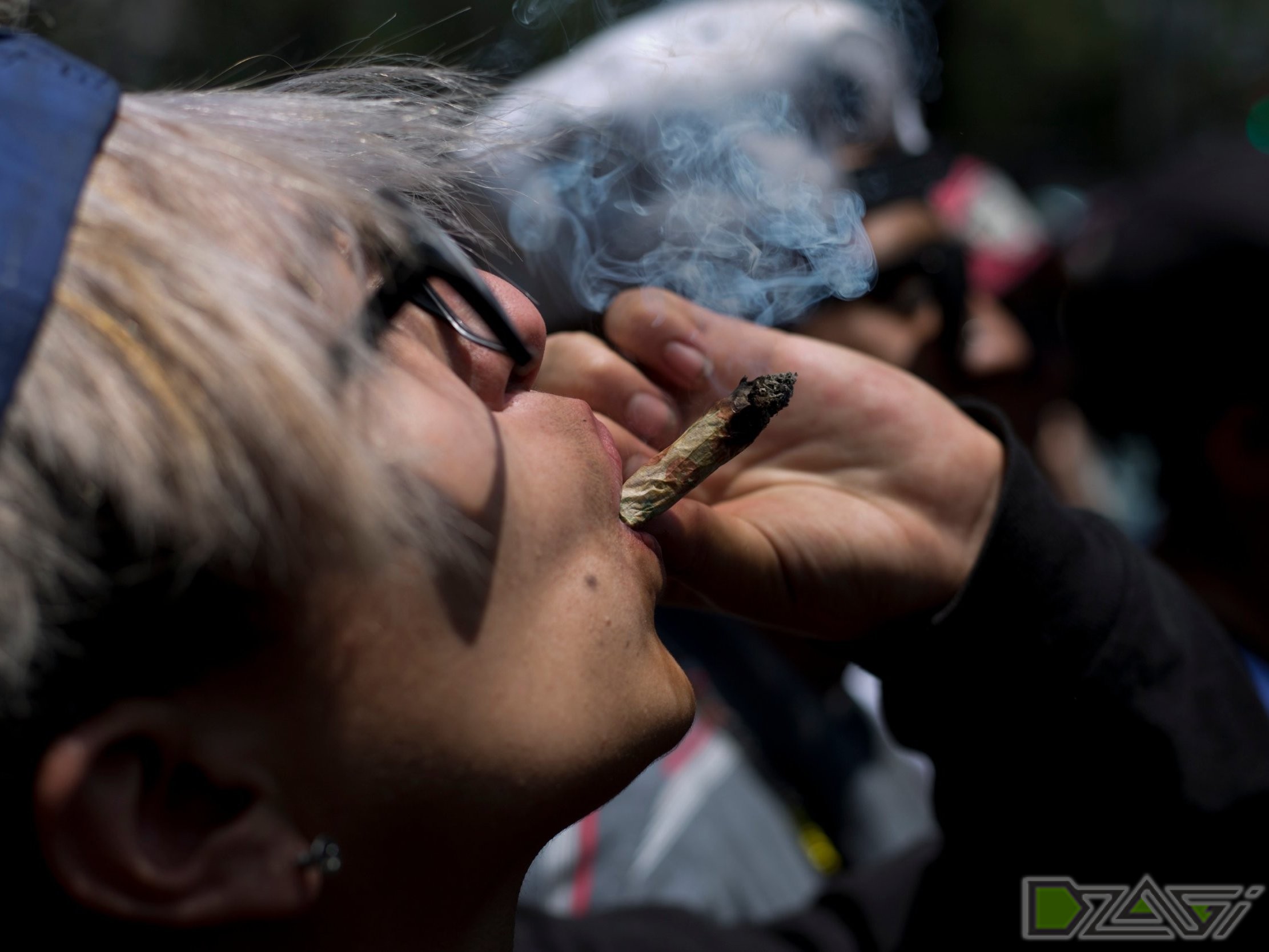 Как курят марихуану в америке масло конопли польза